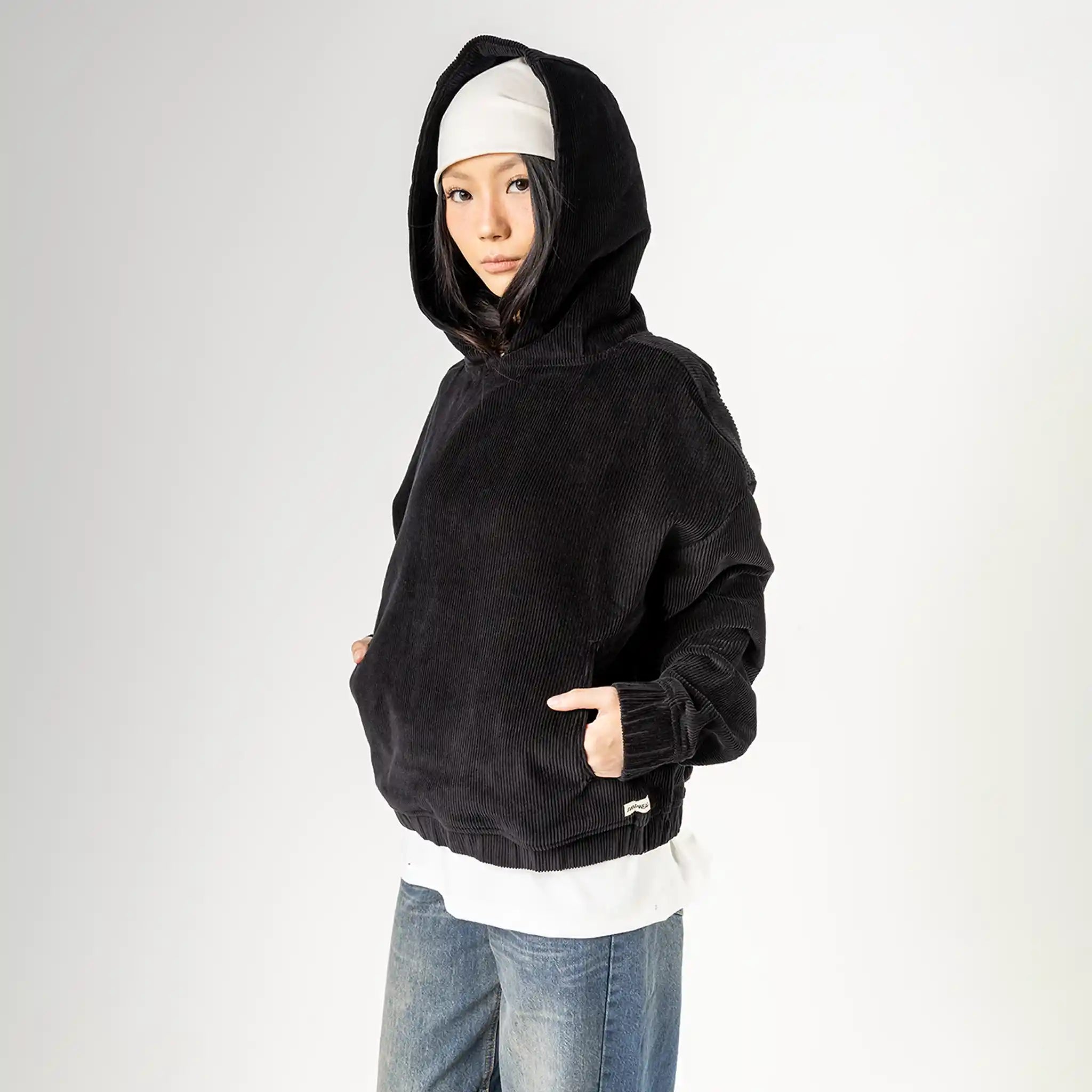 Bella (5'7) is wearing S.