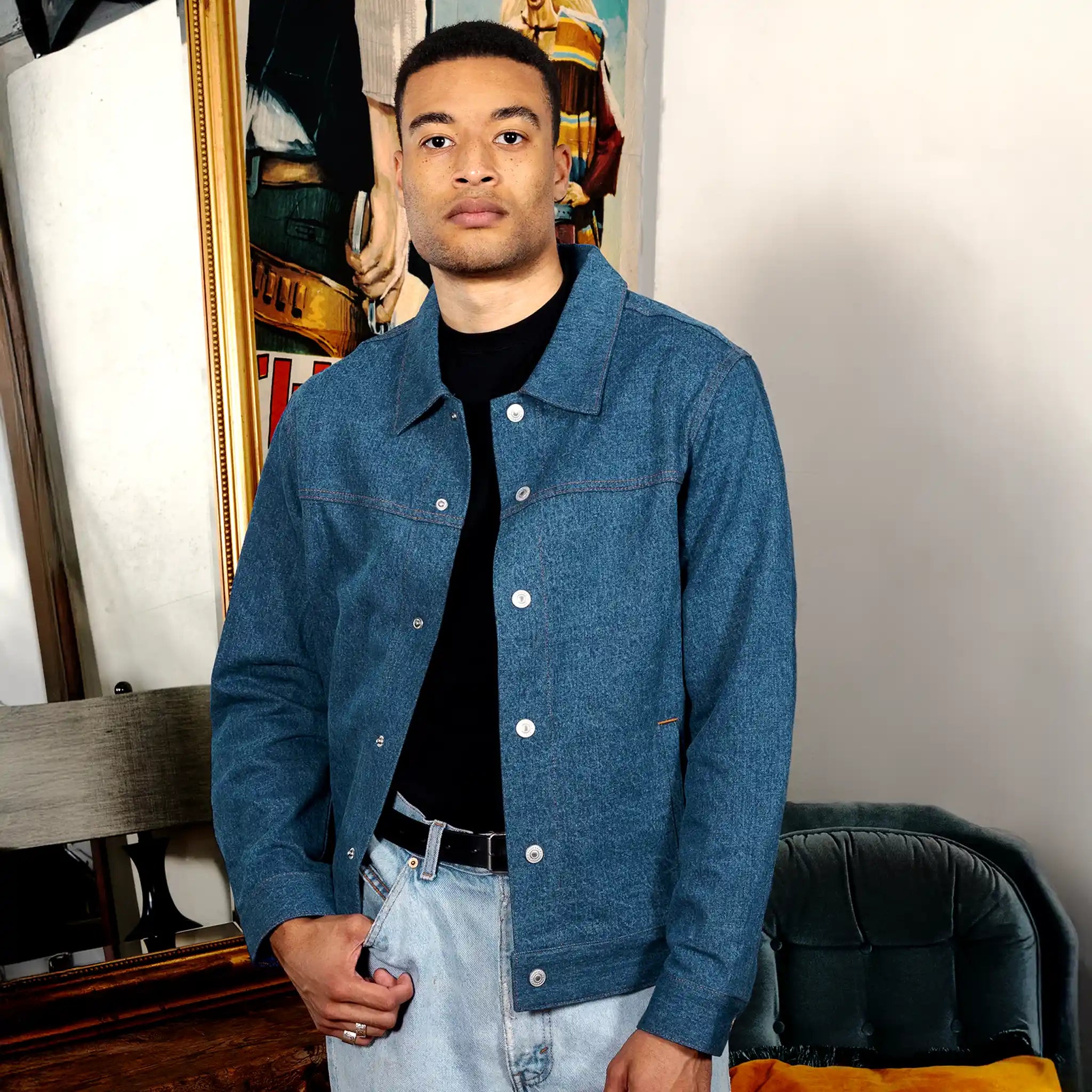 Jahlain (6'1) is wearing S.