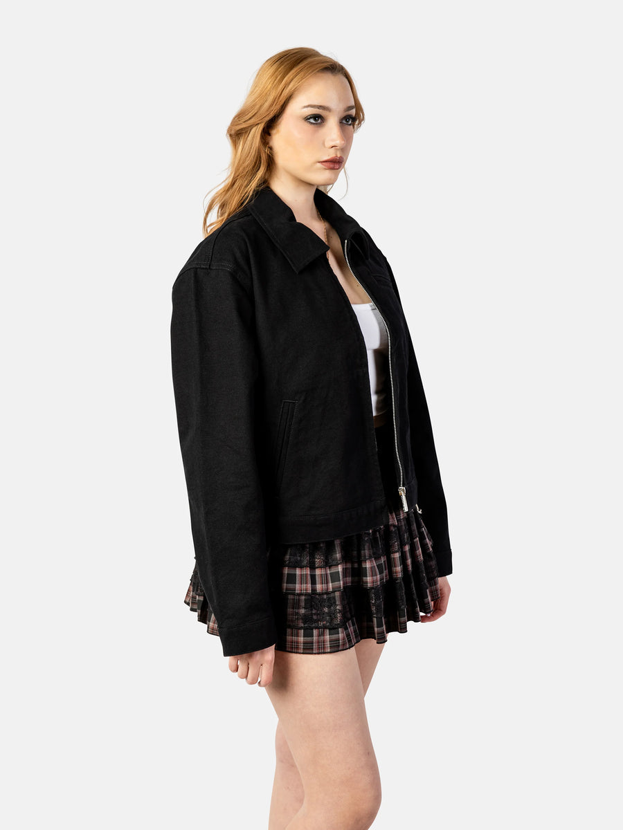 Liz (5'9) is wearing M.