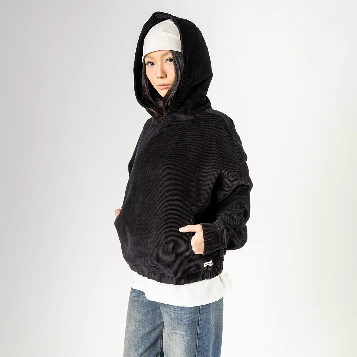 Bella (5'7) is wearing S.