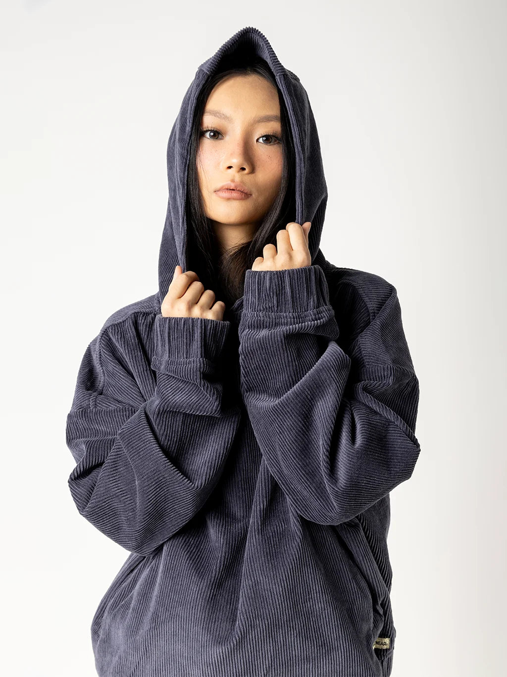 Bella (5'7) is wearing M.