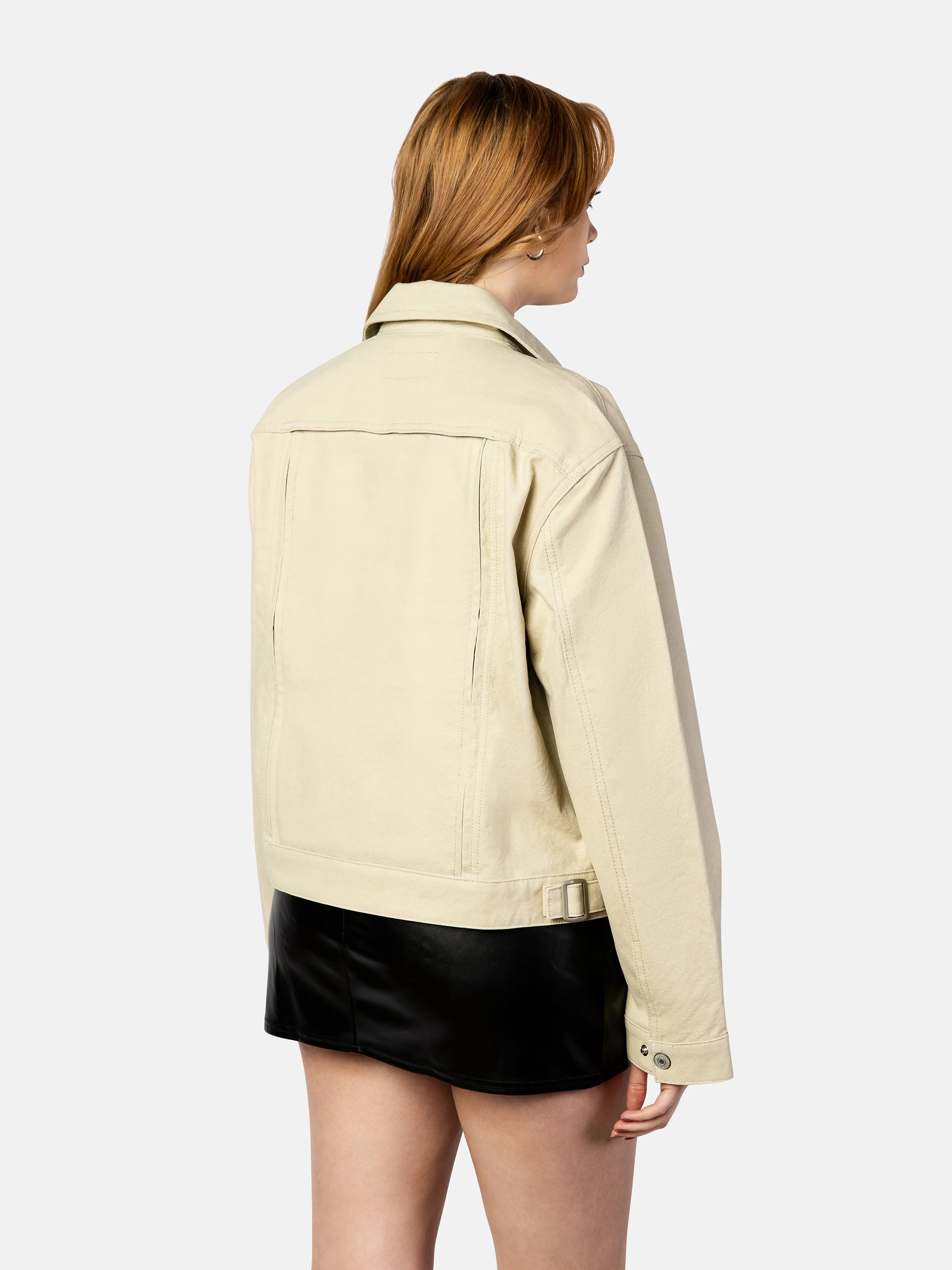 Liz (5'9) is wearing S.